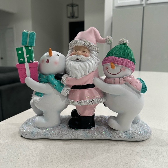 🆕 Christmas Resin Holiday Decor – Pink Santa & Snowmen Figurine! - Picture 6 of 7